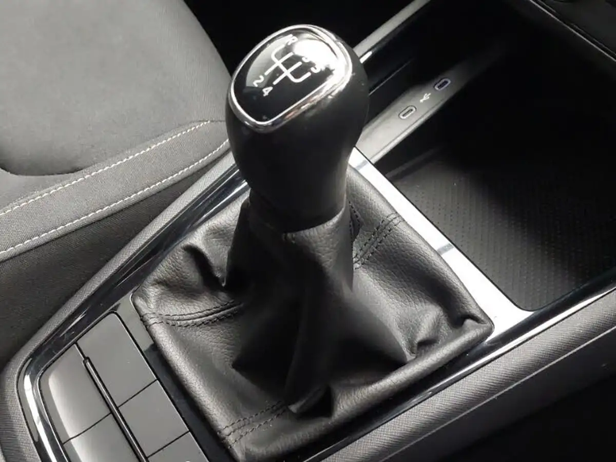 2023-skoda-kamiq-10-tsi-se-drive-95ps-big-16