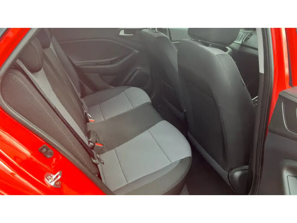 2020-hyundai-i20-12-se-big-15