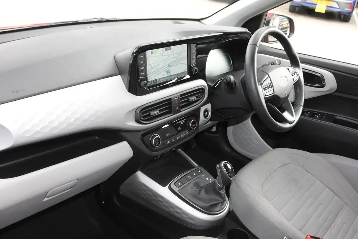 2024-hyundai-i10-10-premium-63ps-auto-big-1