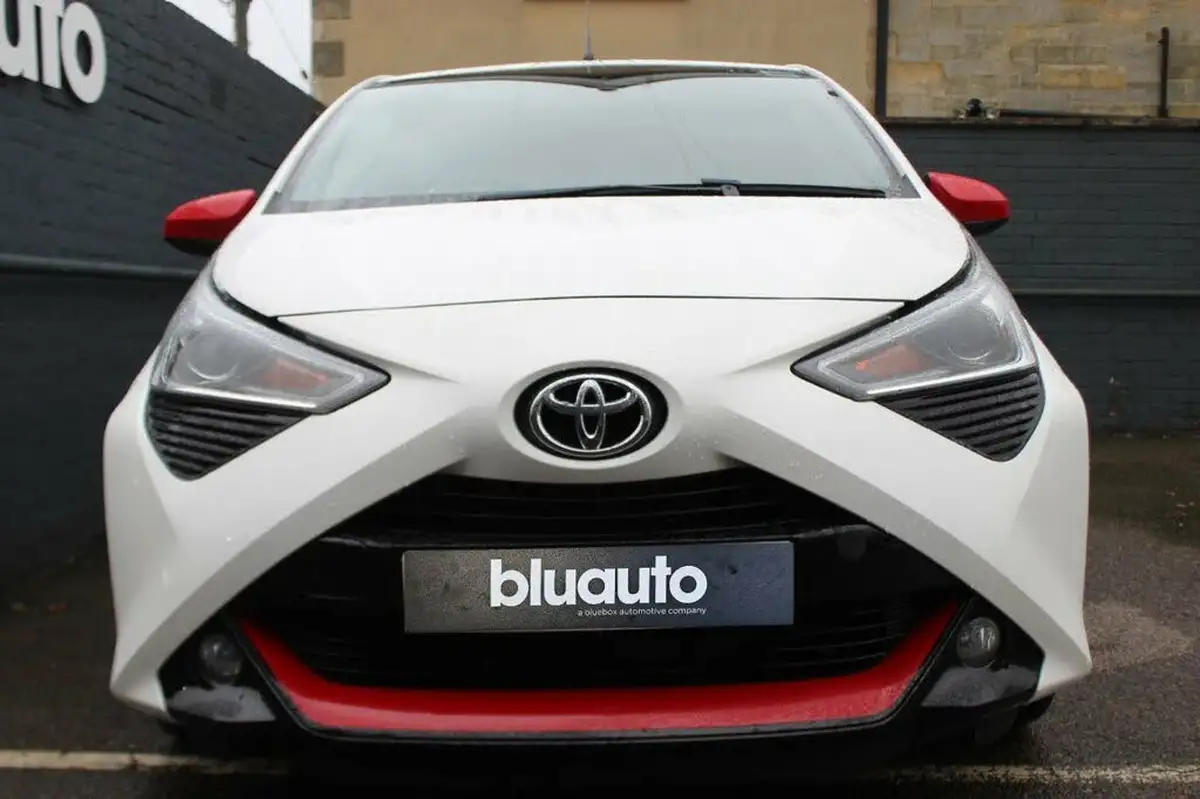 2022-toyota-aygo-10-vvt-i-x-trend-tss-x-shift-big-2