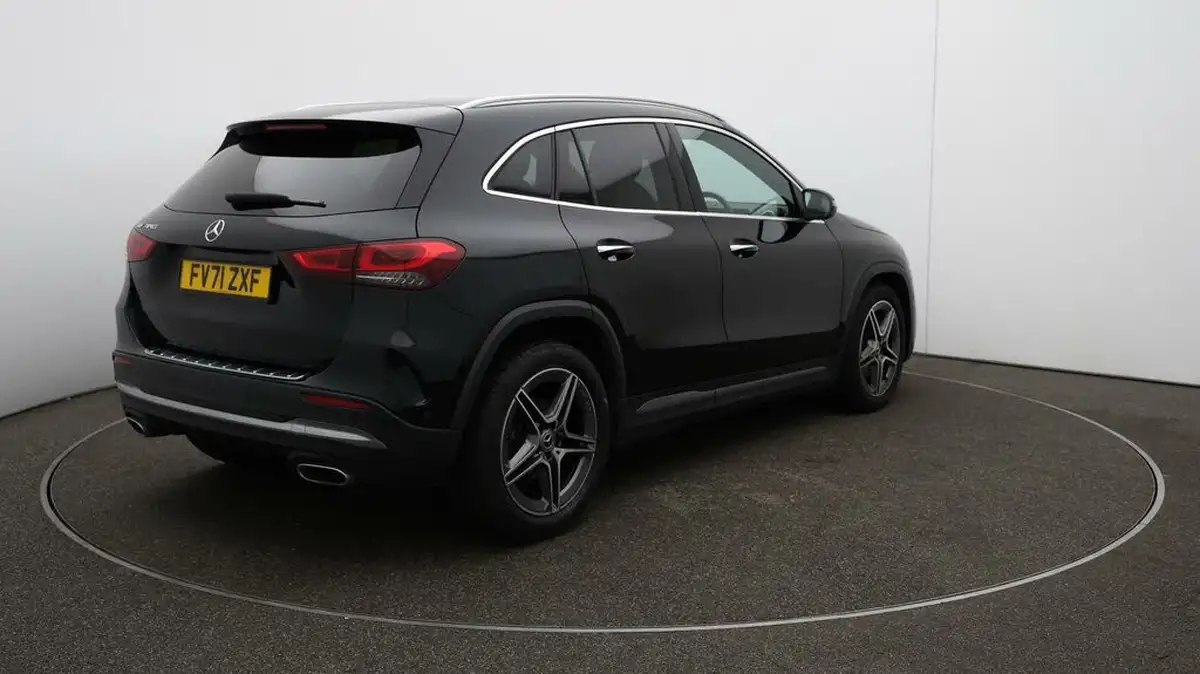 2022-mercedes-benz-gla-class-13-gla-180-amg-line-premium-big-52