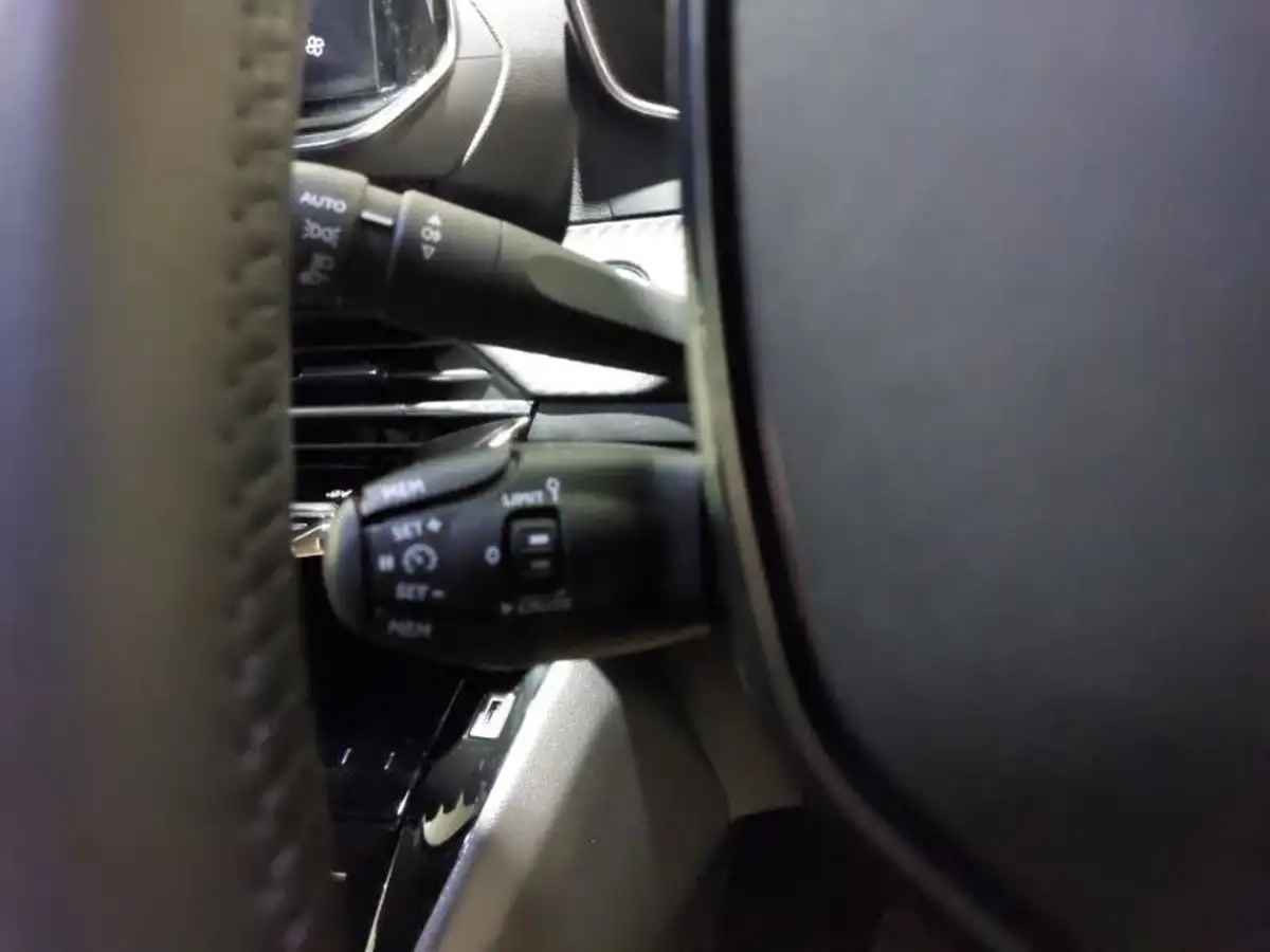 2024-peugeot-2008-suv-12-puretech-allure-130ps-big-10