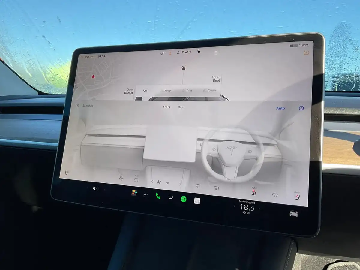 2022-tesla-model-y-e-long-range-big-29