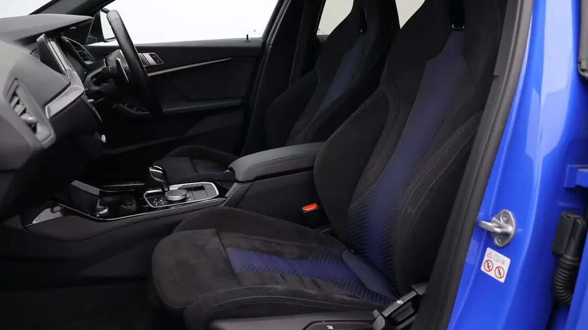 2021-bmw-1-series-20-m135i-xdrive-big-13