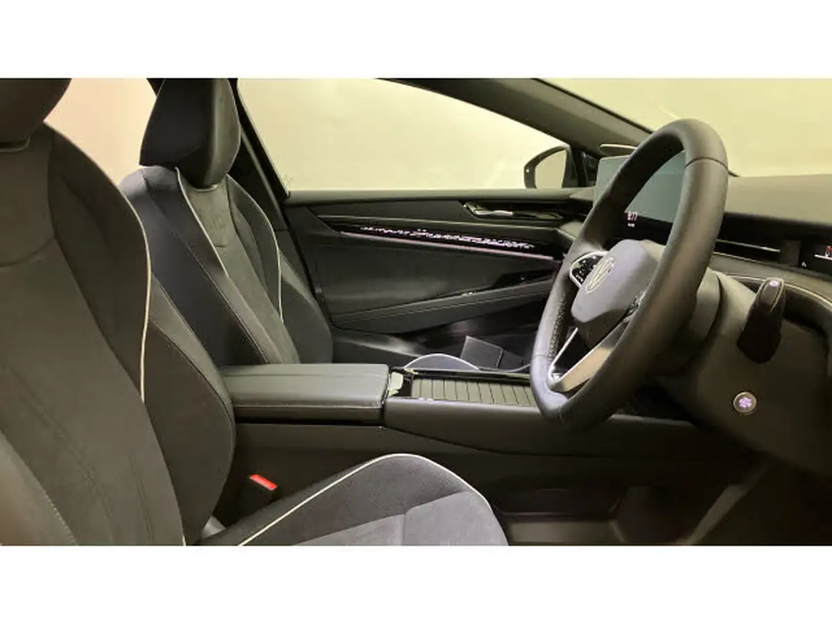 2025-volkswagen-id7-e-pro-match-interior-pack-tourer-big-14