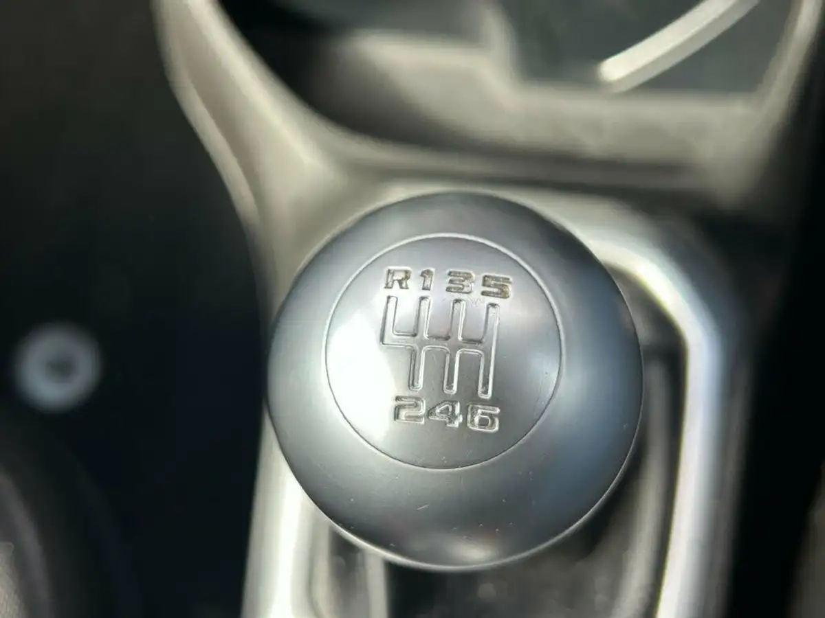 2015-jeep-renegade-14-multiair-ii-longitude-big-31