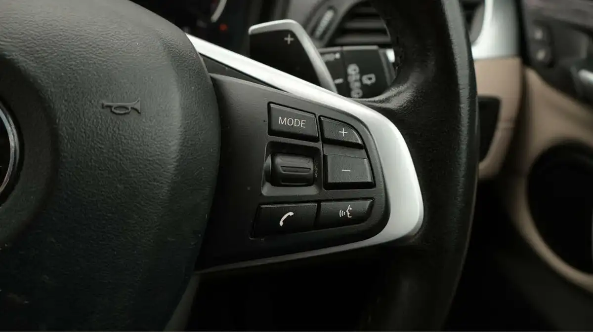 2019-bmw-x1-20-xdrive20i-xline-big-26