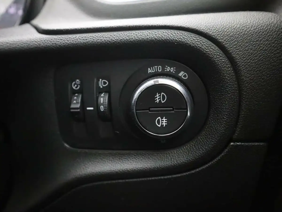2019-vauxhall-grandland-x-12-se-big-35