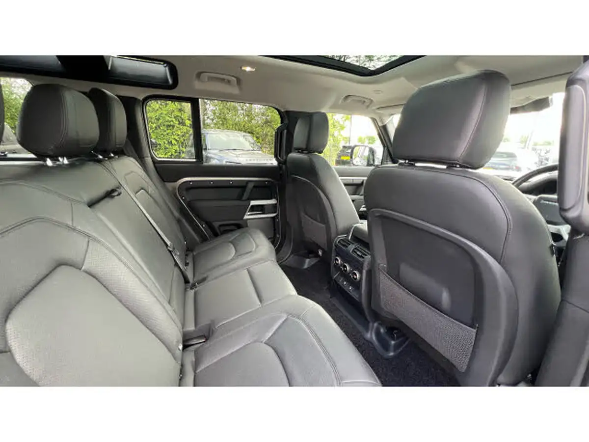 2022-land-rover-110-defender-20-p400e-xs-edition-big-32