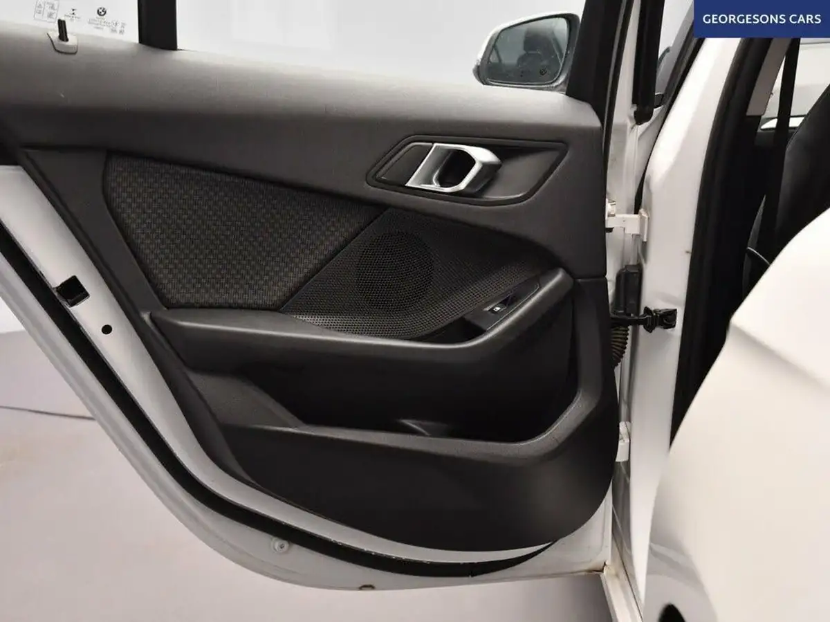 2020-bmw-1-series-15td-116d-se-big-26