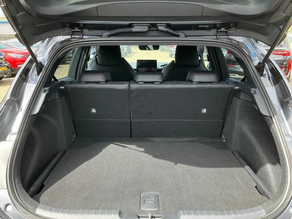 2023-toyota-corolla-20-vvt-i-gr-sport-193bhp-hatchback-big-20