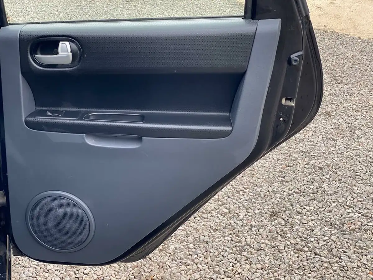 2009-mitsubishi-colt-13-clear-tec-5d-big-37