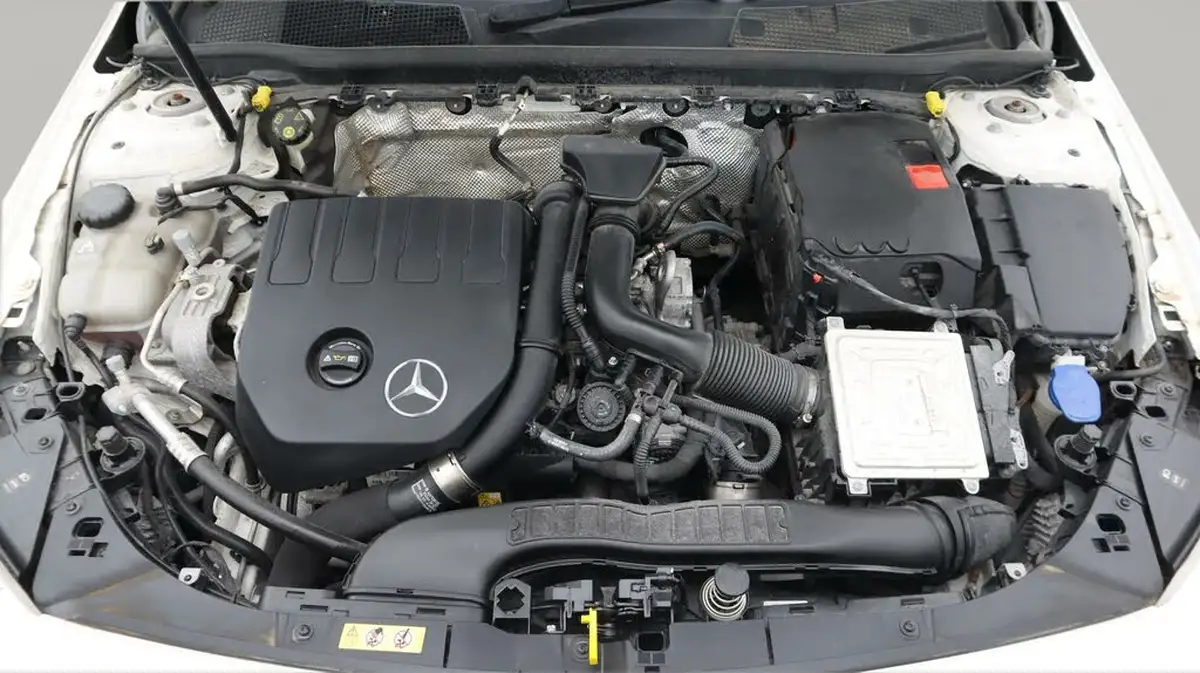 2020-mercedes-benz-cla-13-cla-180-amg-line-premium-plus-coupe-4d-big-19