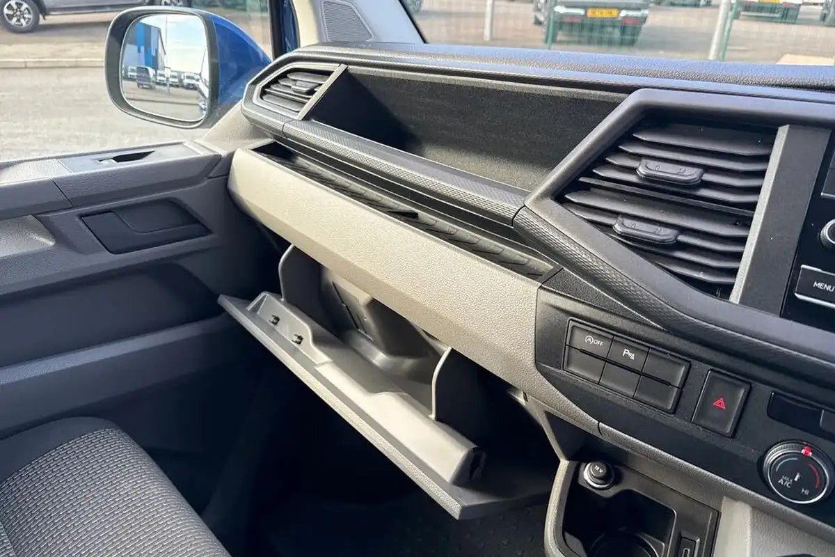 2024-volkswagen-transporter-big-41