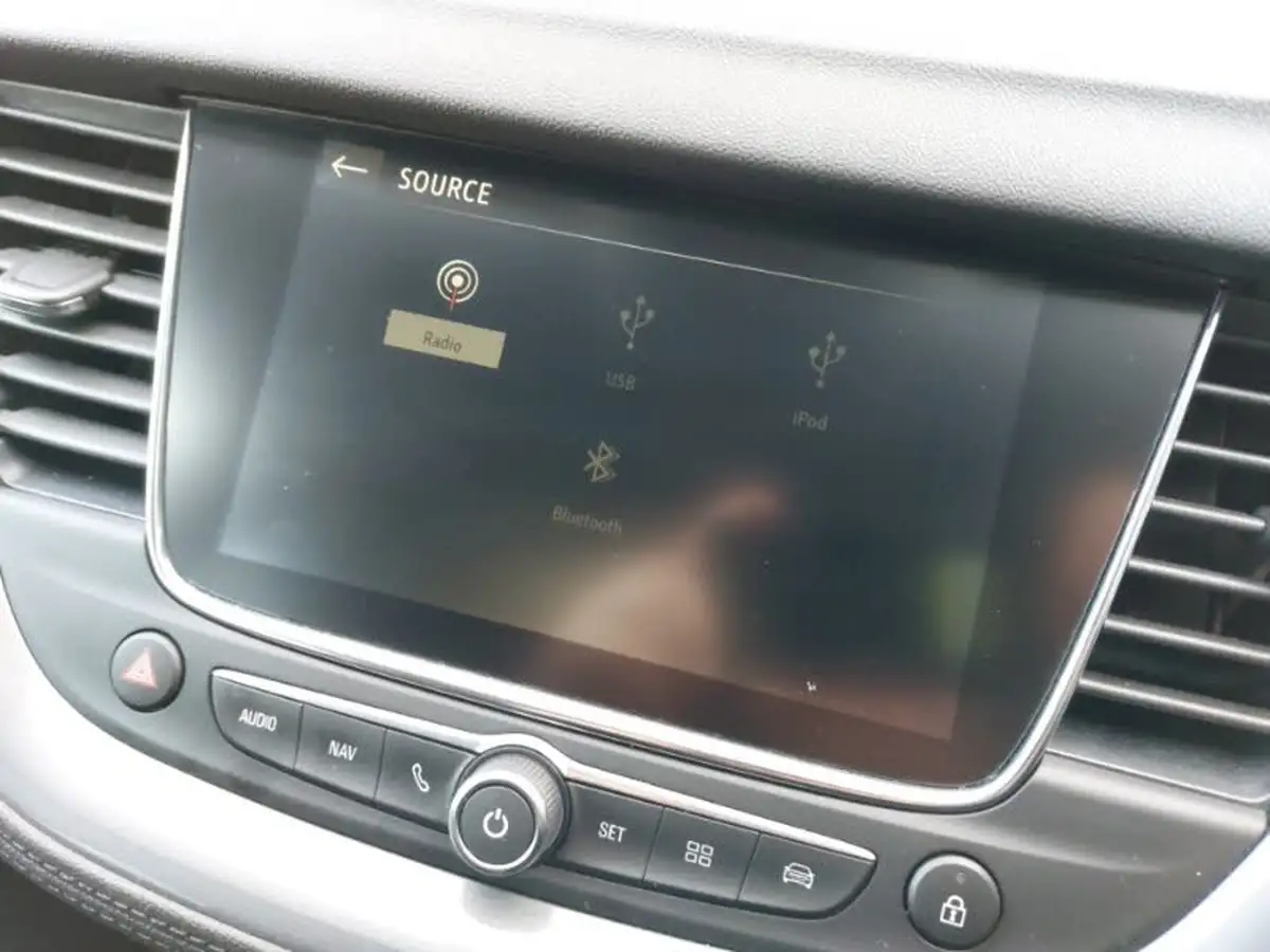 2021-vauxhall-grandland-x-12-sri-nav-big-18
