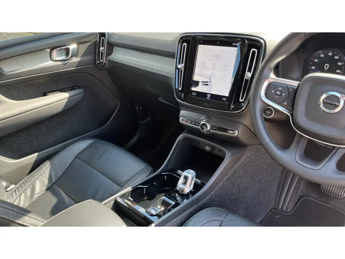 2021-volvo-xc40-15-t4-inscription-208bhp-big-13