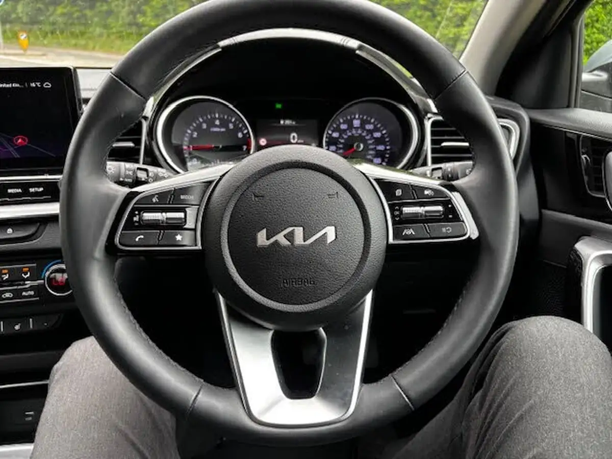 2024-kia-xceed-15-t-gdi-3-big-10
