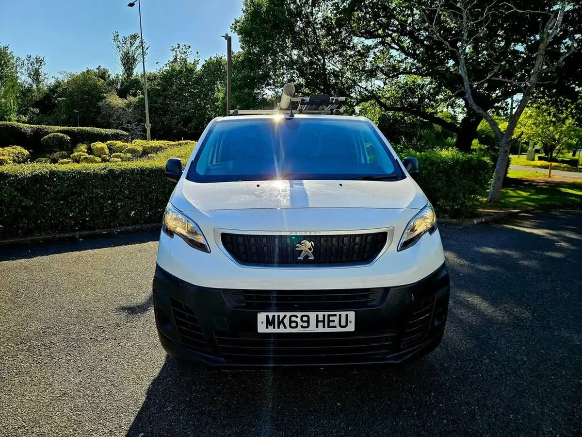 2019-peugeot-expert-15-bluehdi-professional-compact-1000-big-10