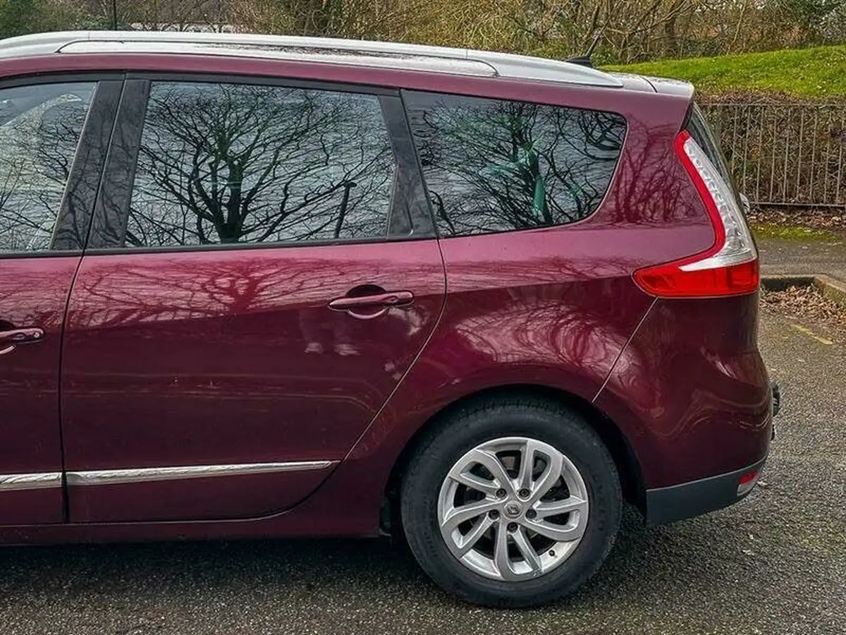2015-renault-grand-scenic-15dci-dynamique-nav-edc-auto-big-8
