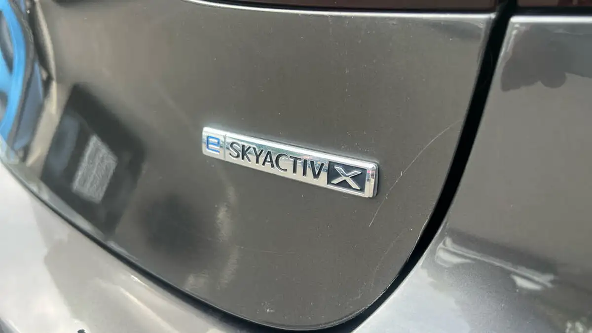 2022-mazda-mazda3-20-sport-lux-186ps-hatchback-5d-auto-big-40