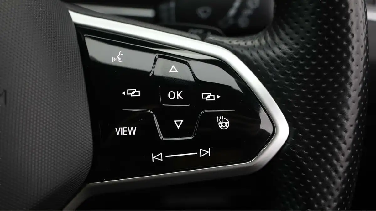 2021-volkswagen-tiguan-15-tsi-r-line-big-23