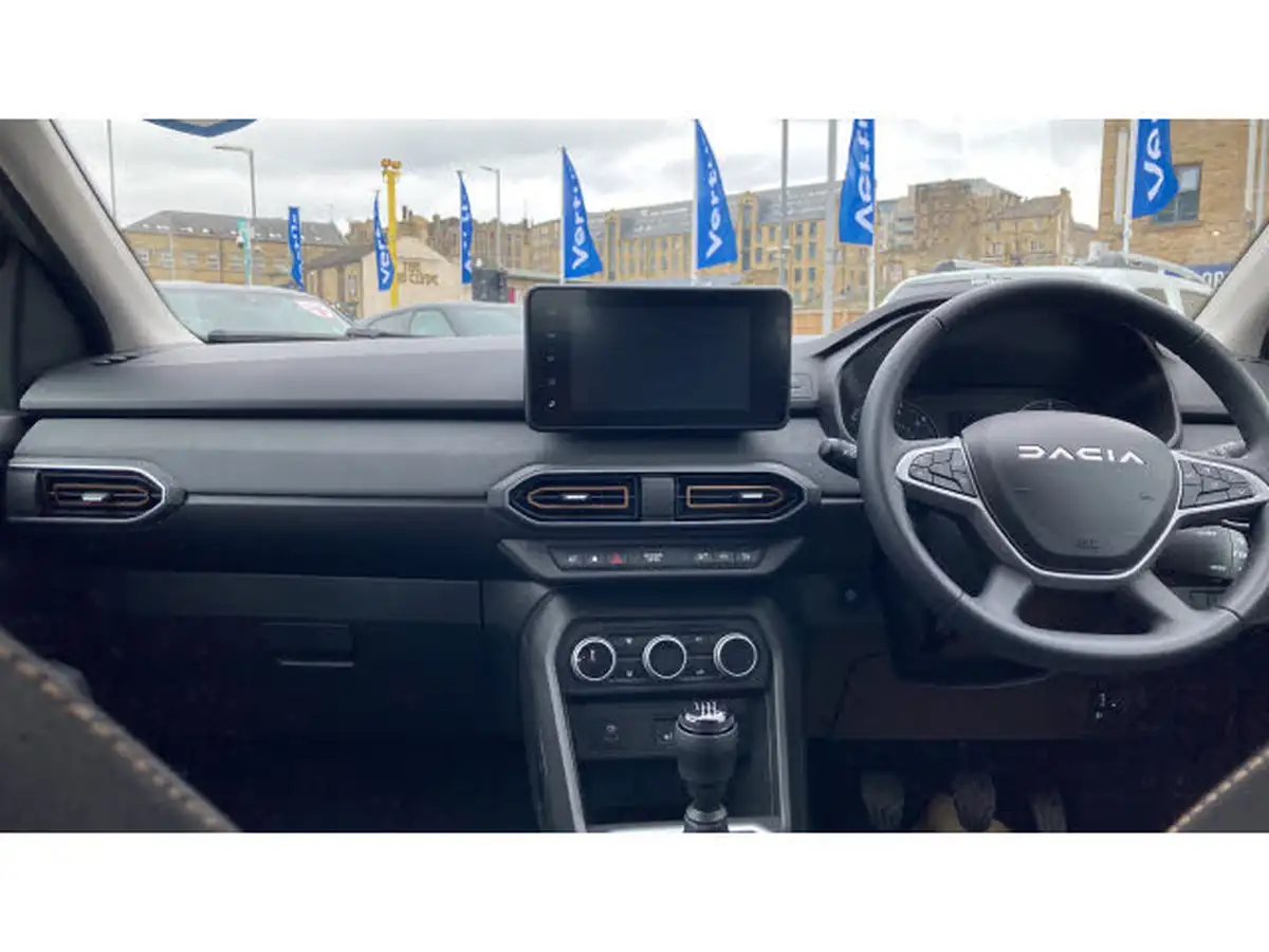 2024-dacia-sandero-stepway-10-tce-extreme-90bhp-big-9