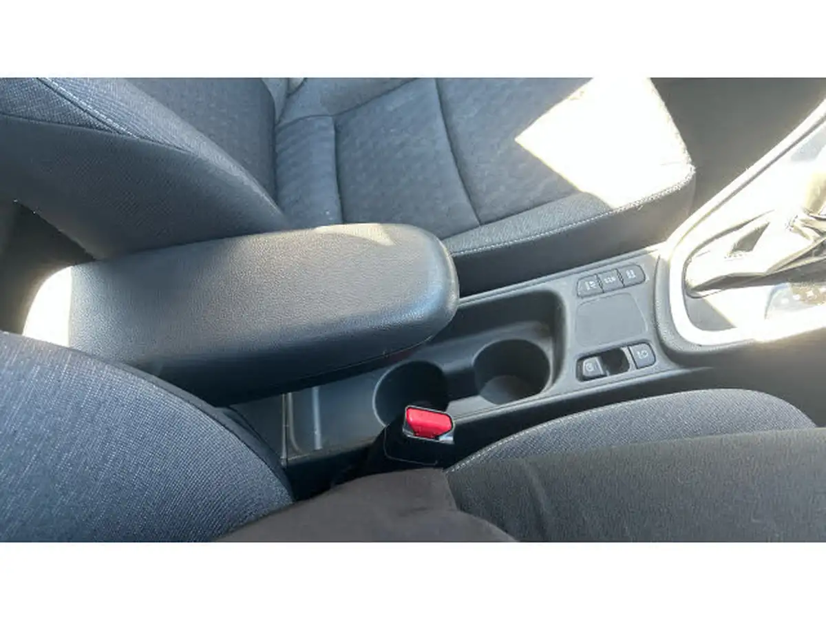 2022-toyota-yaris-15-vvt-i-design-big-35