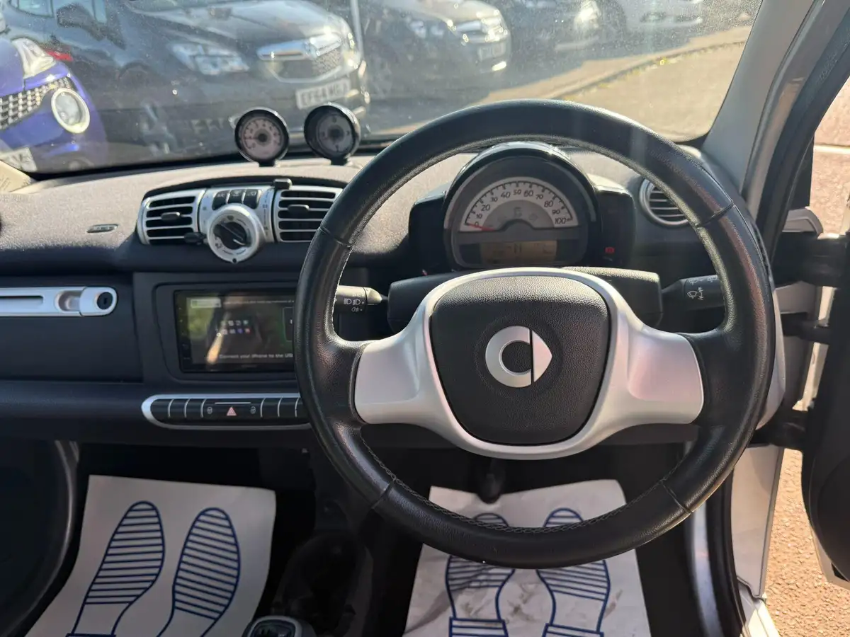 2012-smart-fortwo-10-passion-71bhp-coupe-softouch-big-13