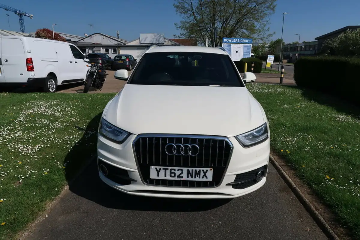 2012-audi-q3-20td-s-line-140ps-big-3
