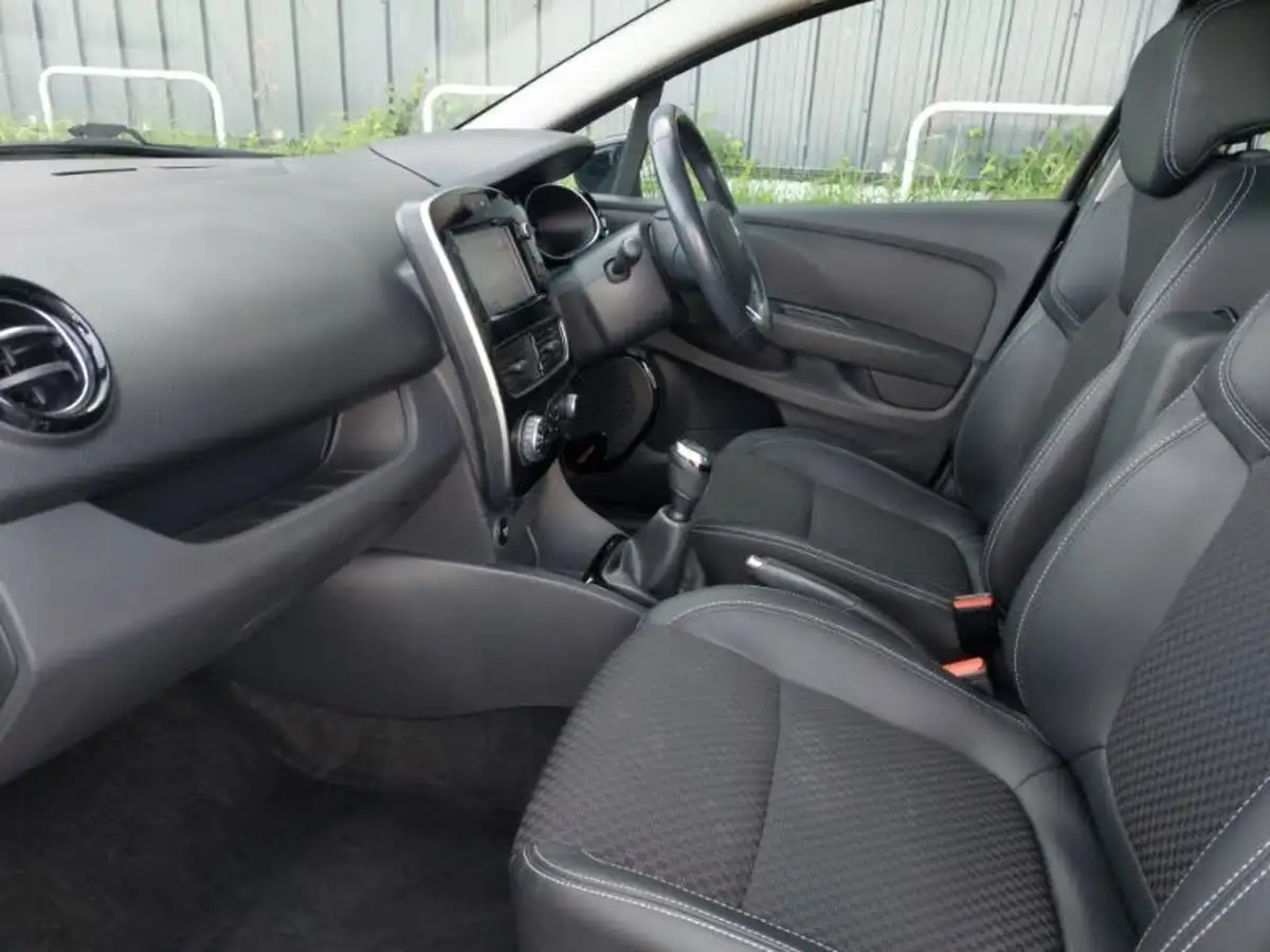 2017-renault-clio-15dci-dynamique-s-nav-90bhp-big-4
