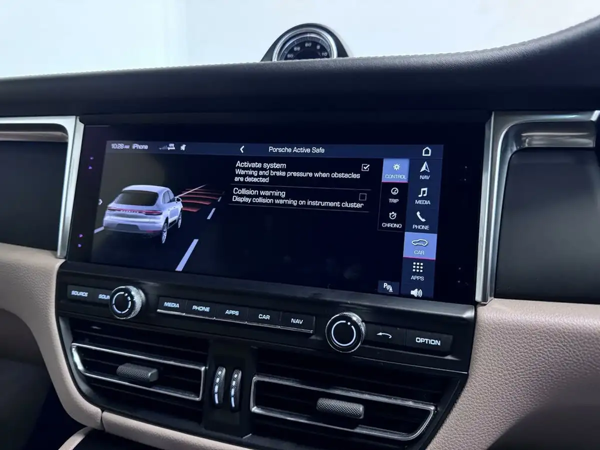 2019-porsche-macan-20-big-56