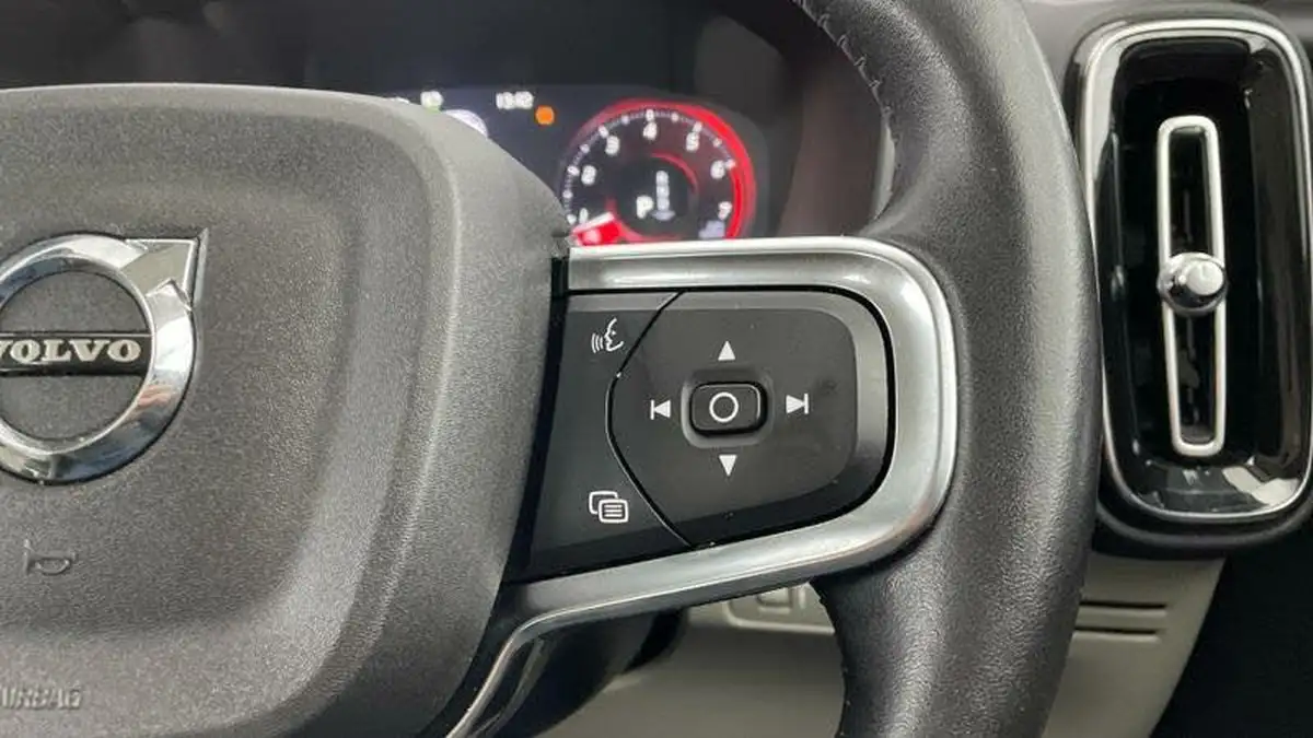 2020-volvo-xc40-20-b4-inscription-pro-big-24