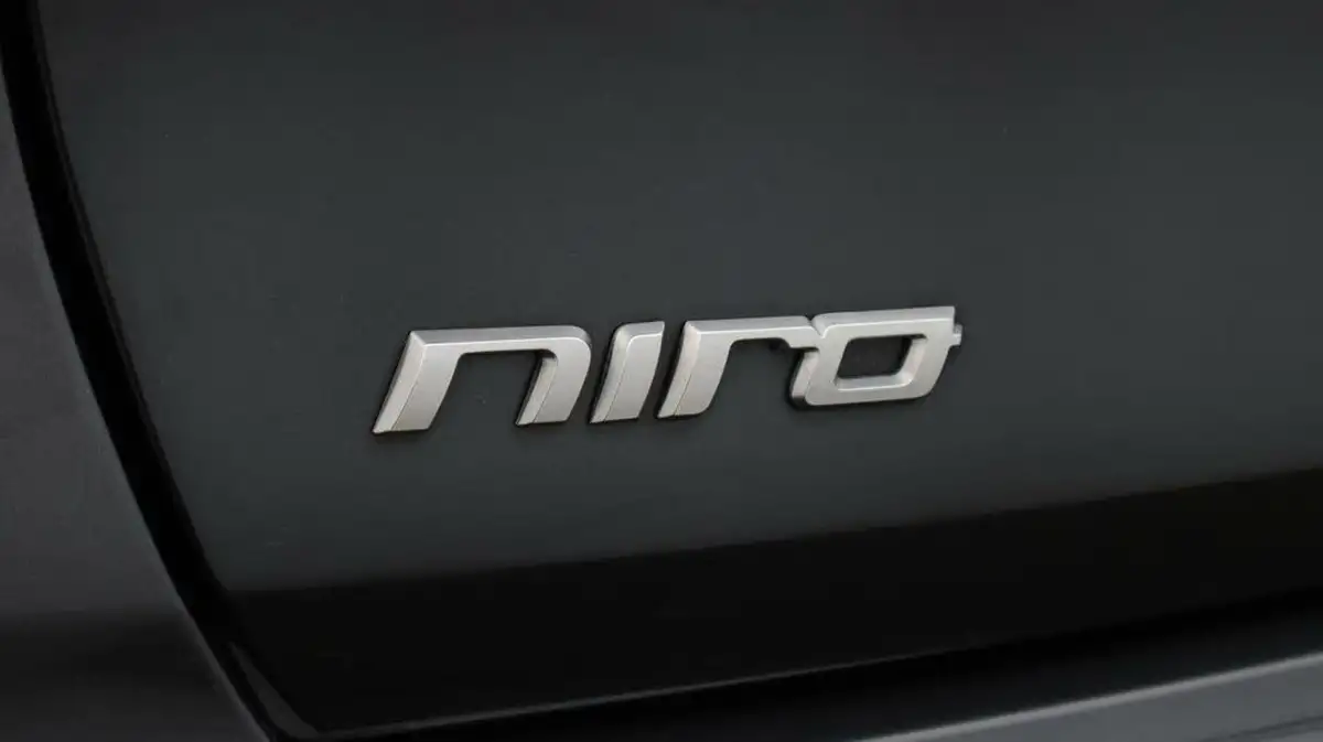 2021-kia-niro-16-gdi-4-156kwh-big-22