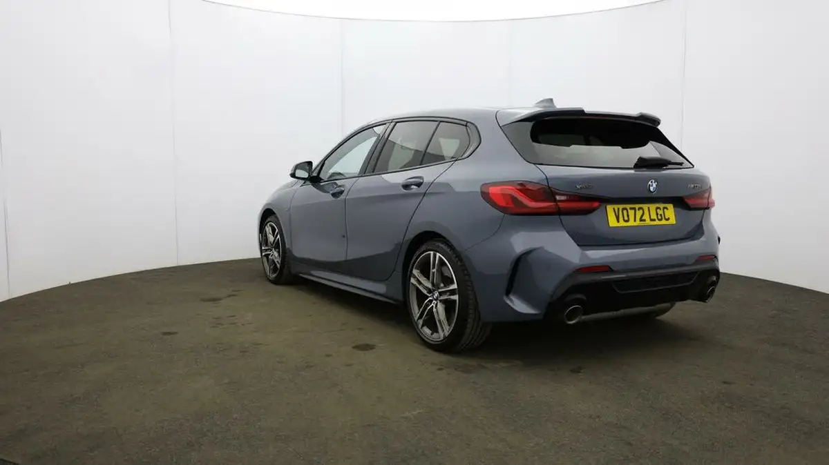 2022-bmw-1-series-20-m135i-xdrive-big-35