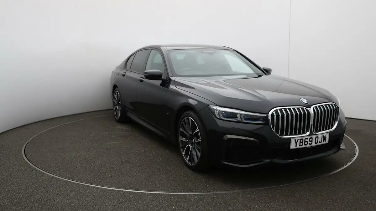 2019-bmw-7-series-30-745e-m-sport-big-41