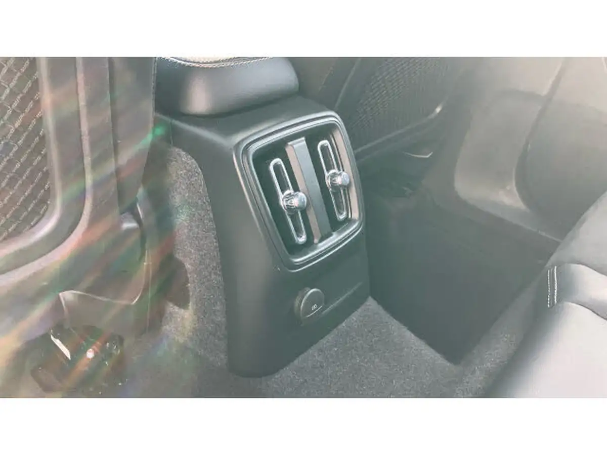 2022-volvo-xc40-15-t5-r-design-pro-big-34