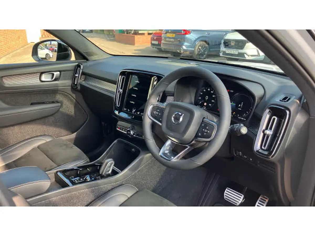 2022-volvo-xc40-15-t5-r-design-pro-big-10