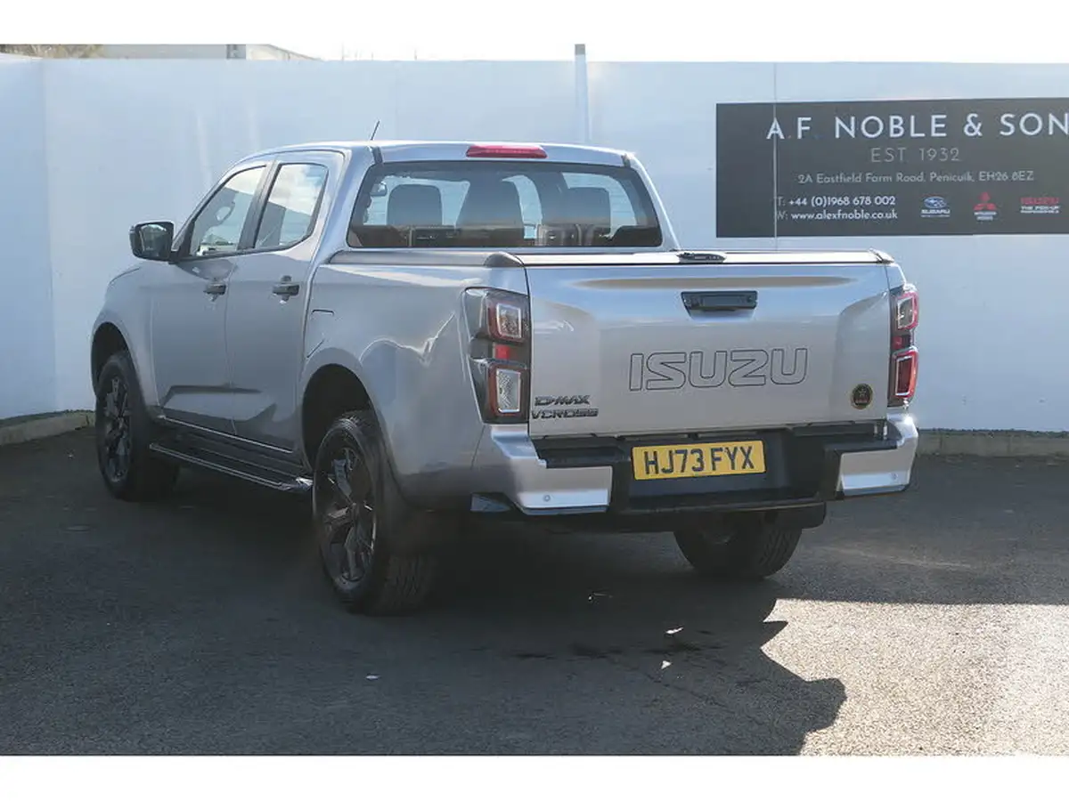 2023-isuzu-d-max-19td-v-cross-steel-edition-auto-big-6
