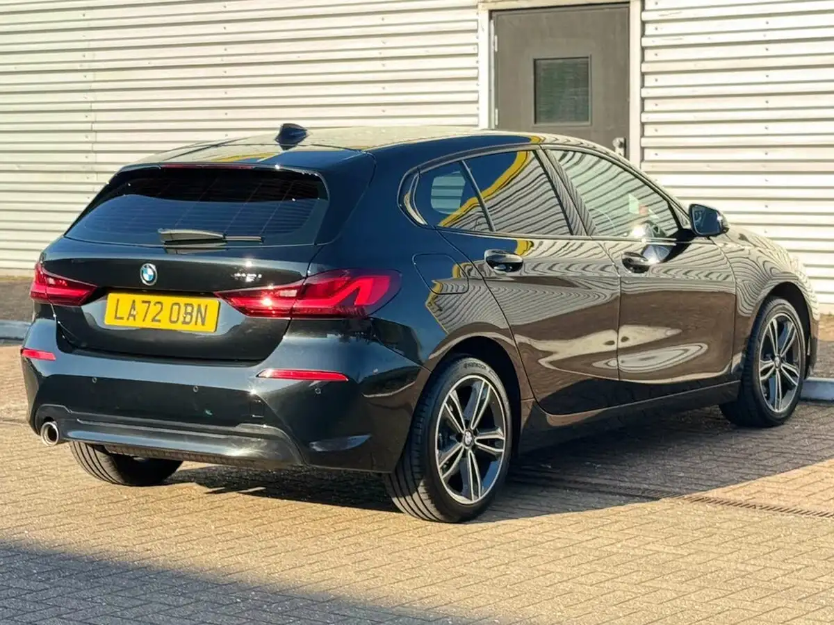 2023-bmw-1-series-15-118i-sport-dct-big-21
