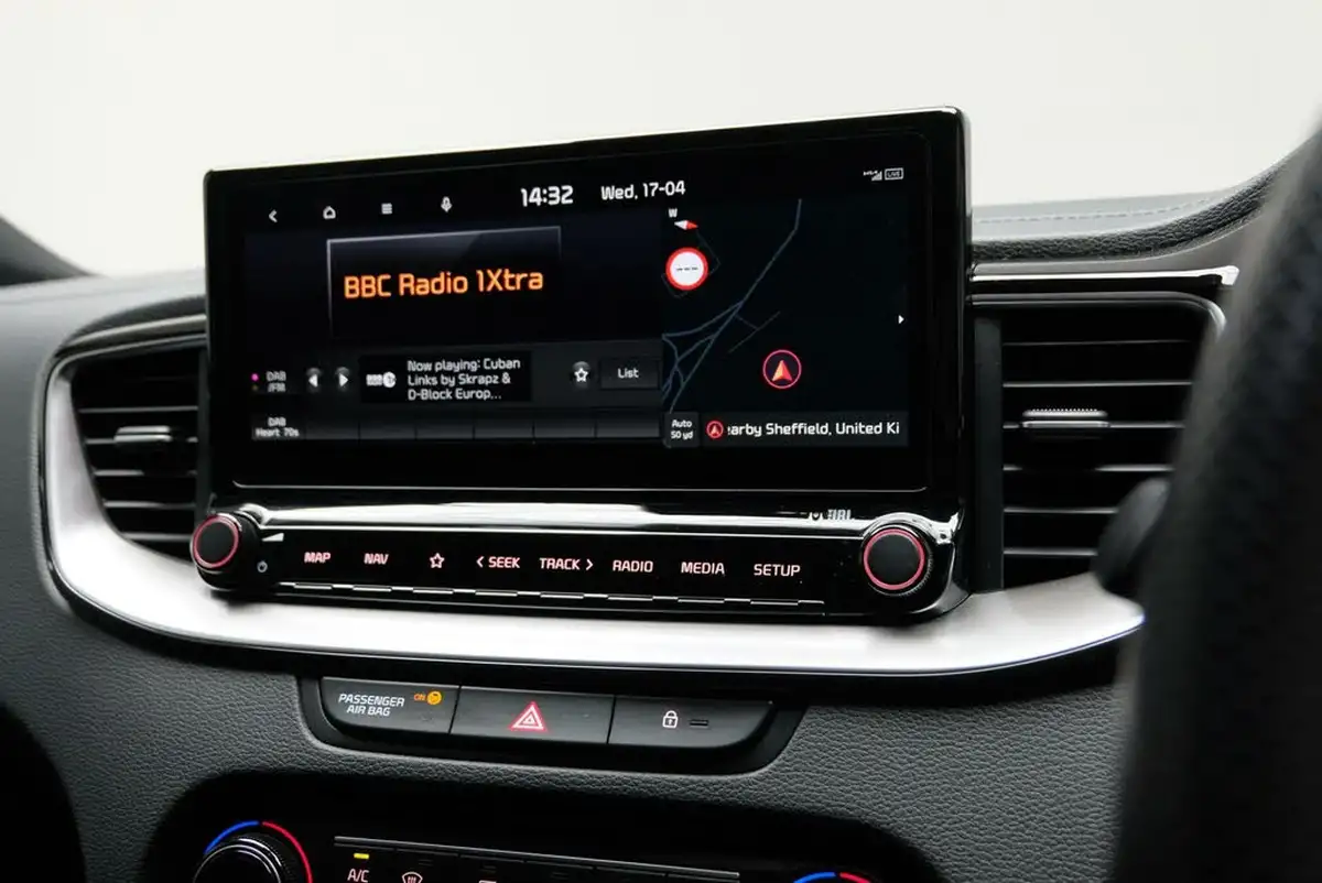 2024-kia-ceed-15-t-gdi-gt-line-s-138bhp-big-28