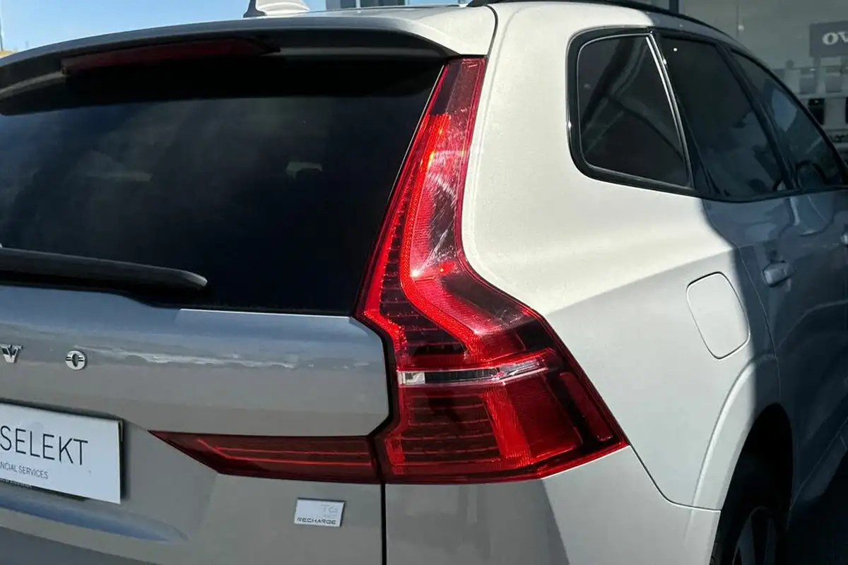 2024-volvo-xc60-20-b5-plus-big-19