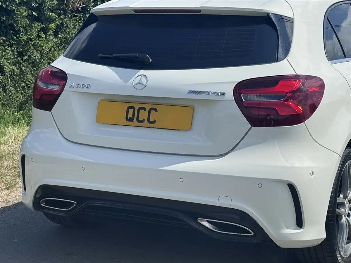 2016-mercedes-benz-a-class-16-a200-amg-line-premiumss-7g-dct-big-16