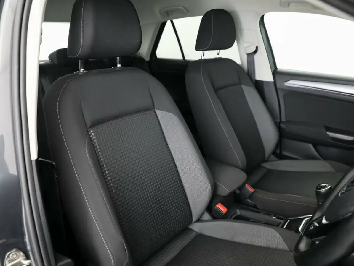2021-volkswagen-t-roc-10-tsi-active-hatchback-5d-big-20