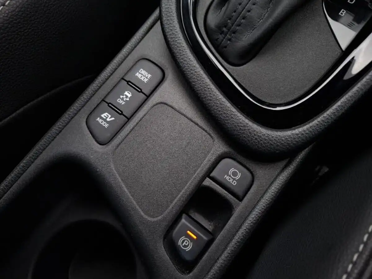 2022-toyota-yaris-15-vvt-i-dynamic-big-13