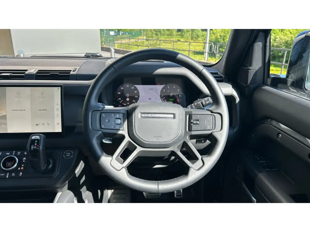 2025-land-rover-90-defender-50-p525-v8-5000cc-big-14
