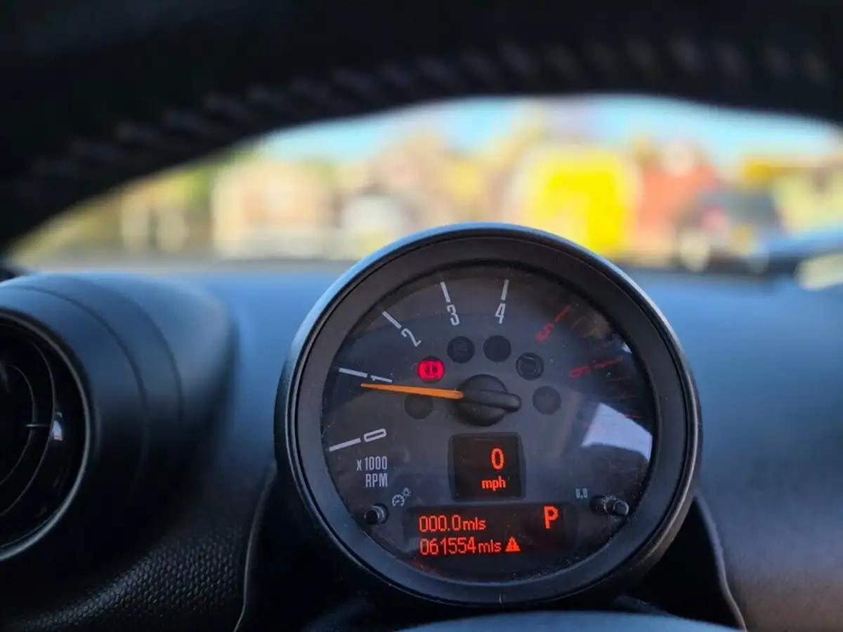 2015-mini-countryman-20td-cooper-sd-143bhp-chili-auto-big-11