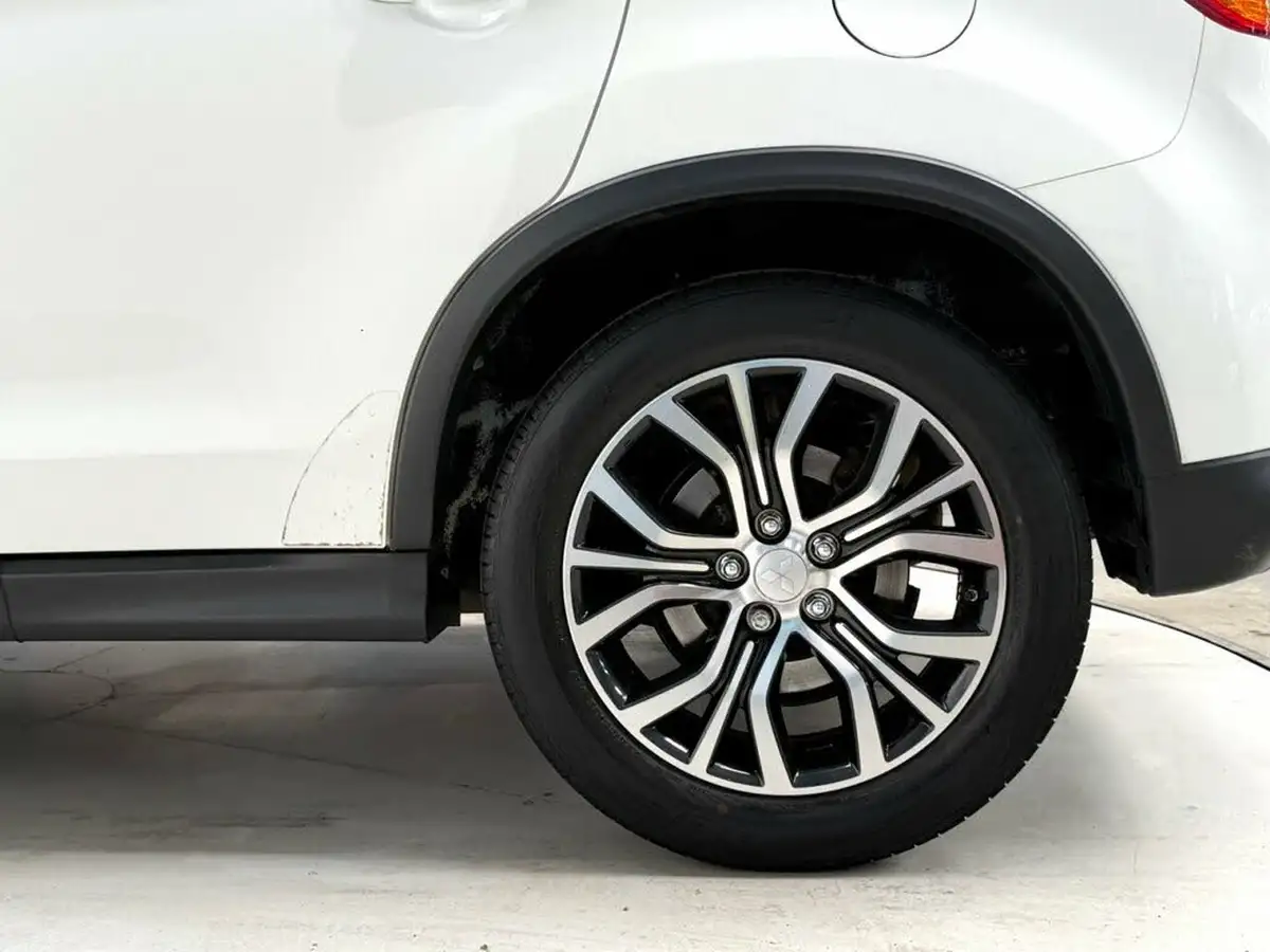 2017-mitsubishi-asx-16-3-big-13