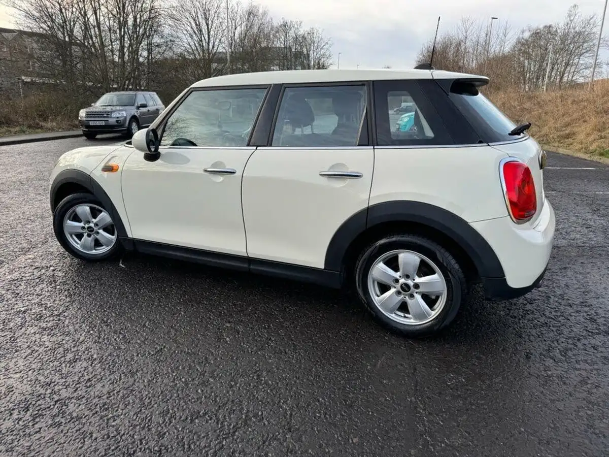 2015-mini-cooper-15-cooper-5d-big-9