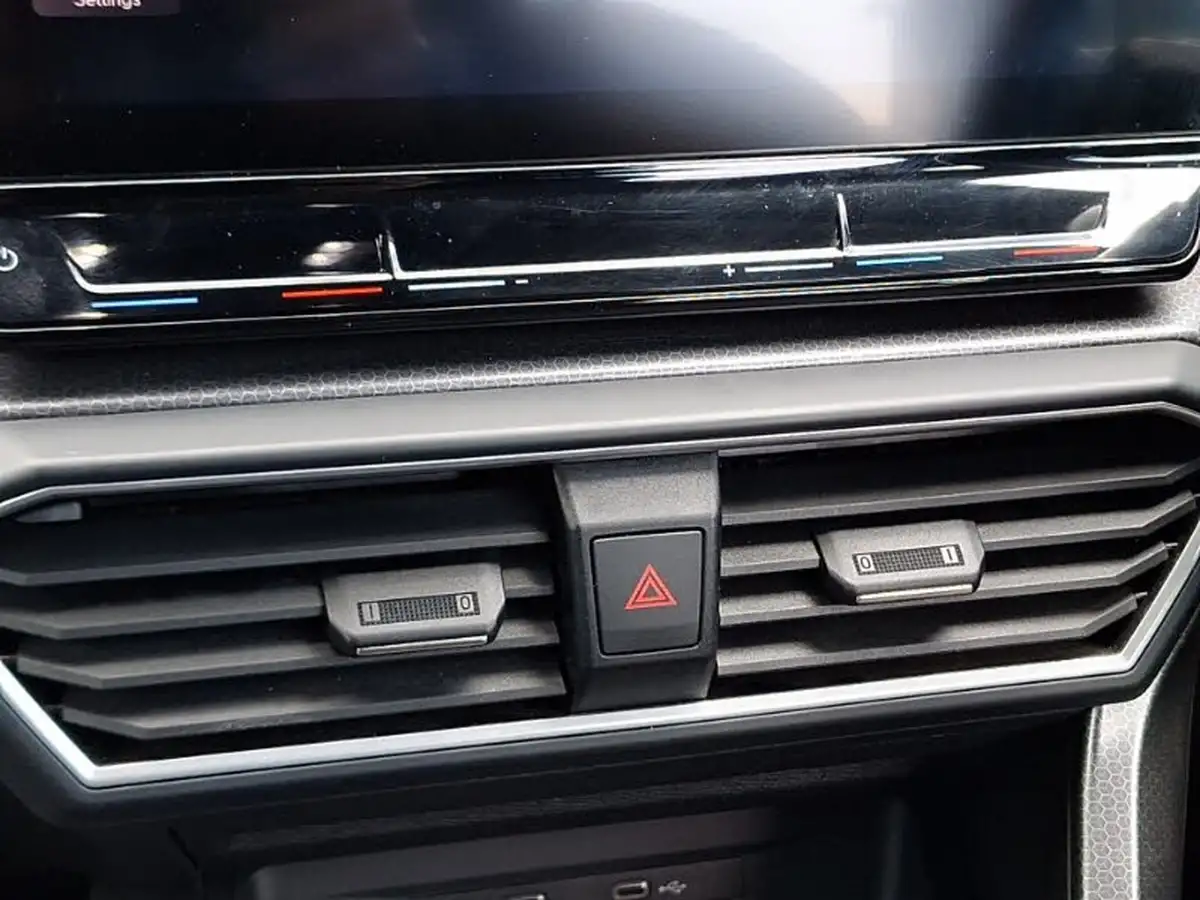 2021-seat-leon-10-tsi-evo-se-dynamic-hatchback-big-10