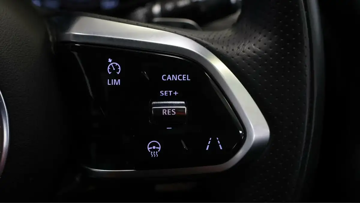 2022-jaguar-f-pace-20-p400e-r-dynamic-se-big-23